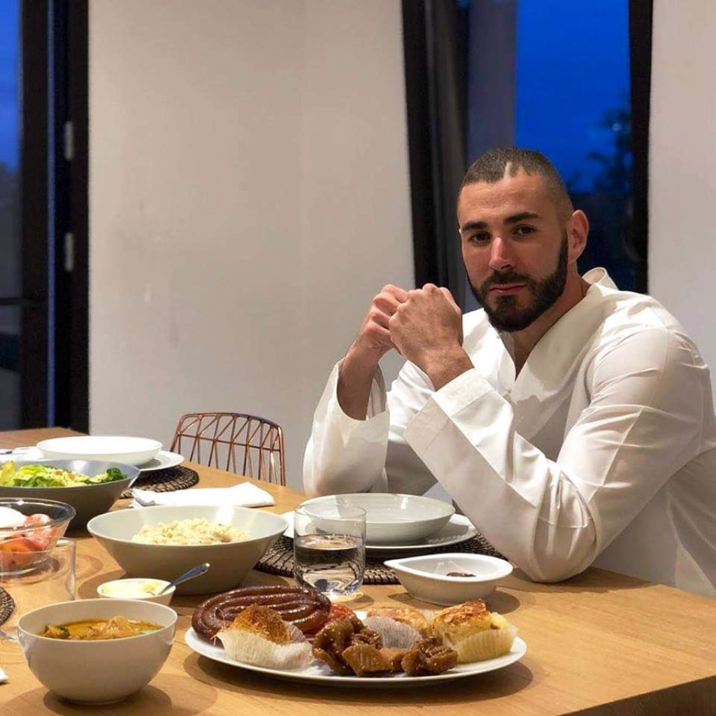 Picture of: Madrid Zone on Twitter: “🤲 Karim Benzema is observing Ramadan as