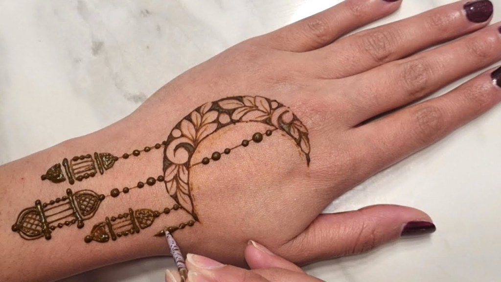 Picture of: Ramadan Special Henna design  #ramadan #eidhenna